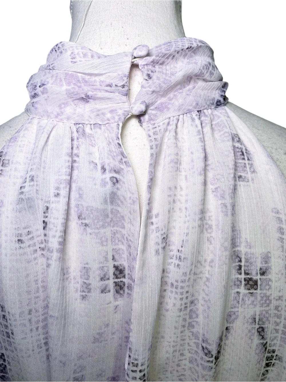 White House Black Market Lavender Snakeskin Halter Tie-Waist Blouse Size L - Picture 8 of 14